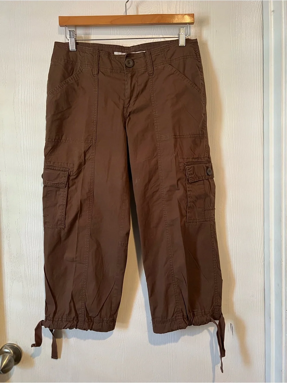 Old Navy Brown Capri Cargo Tier Hem Capris Hiking Pants Women Sz 6